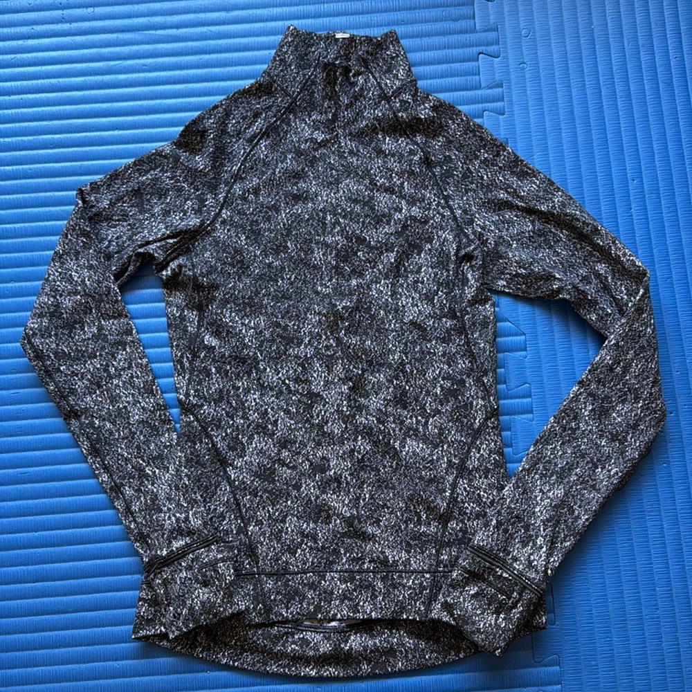 Lululemon Black and White Speckled long sleeve mock neck shirt